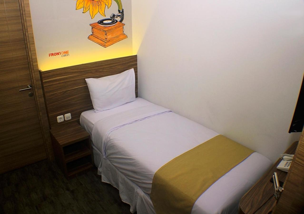 Front One Cabin Malioboro Jogja Yogyakarta Eksteriør billede
